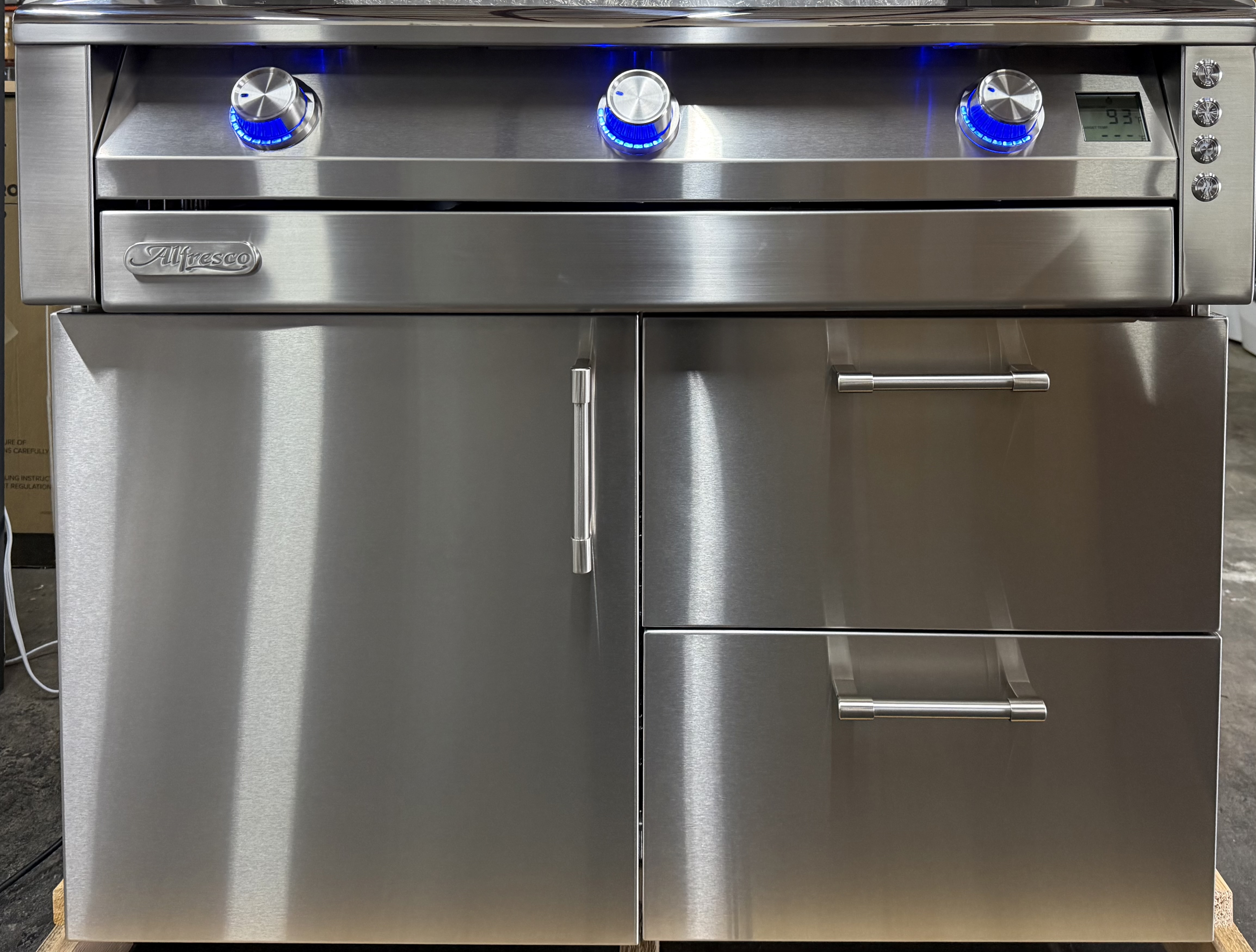 ALFRESCO 42 Inch Intelligent Grill Freestanding Liquid Propane AIPG42CLP