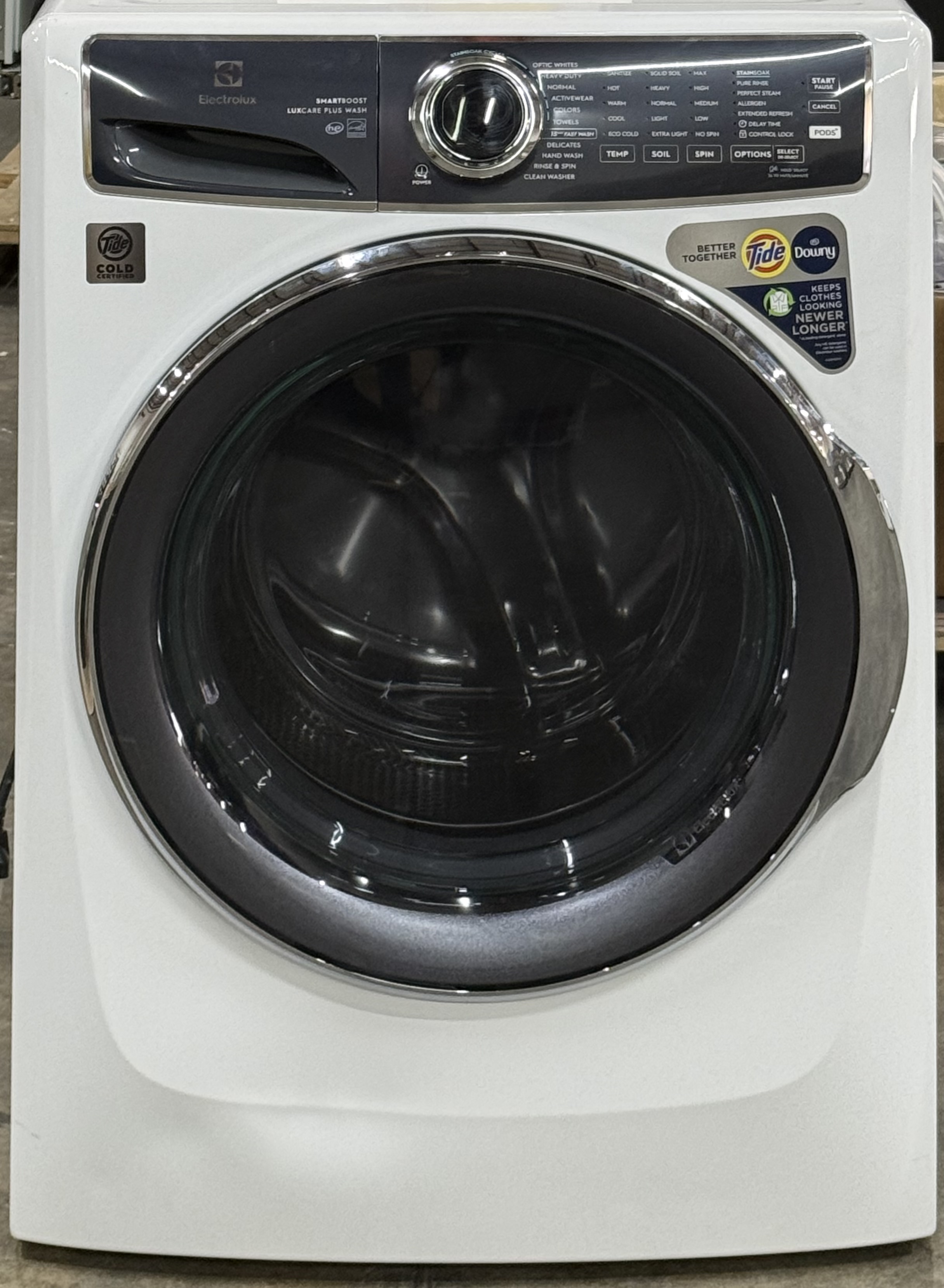 ELECTROLUX 27 Inch Front Load Washer 4.5 Cu. Ft. ELFW7637AW