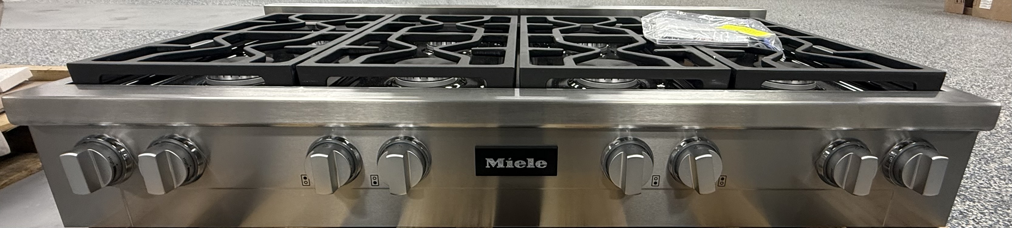 MIELE 48" Liquid Propane Rangetop With 8 Burners Stainless Steel KMR13543LP
