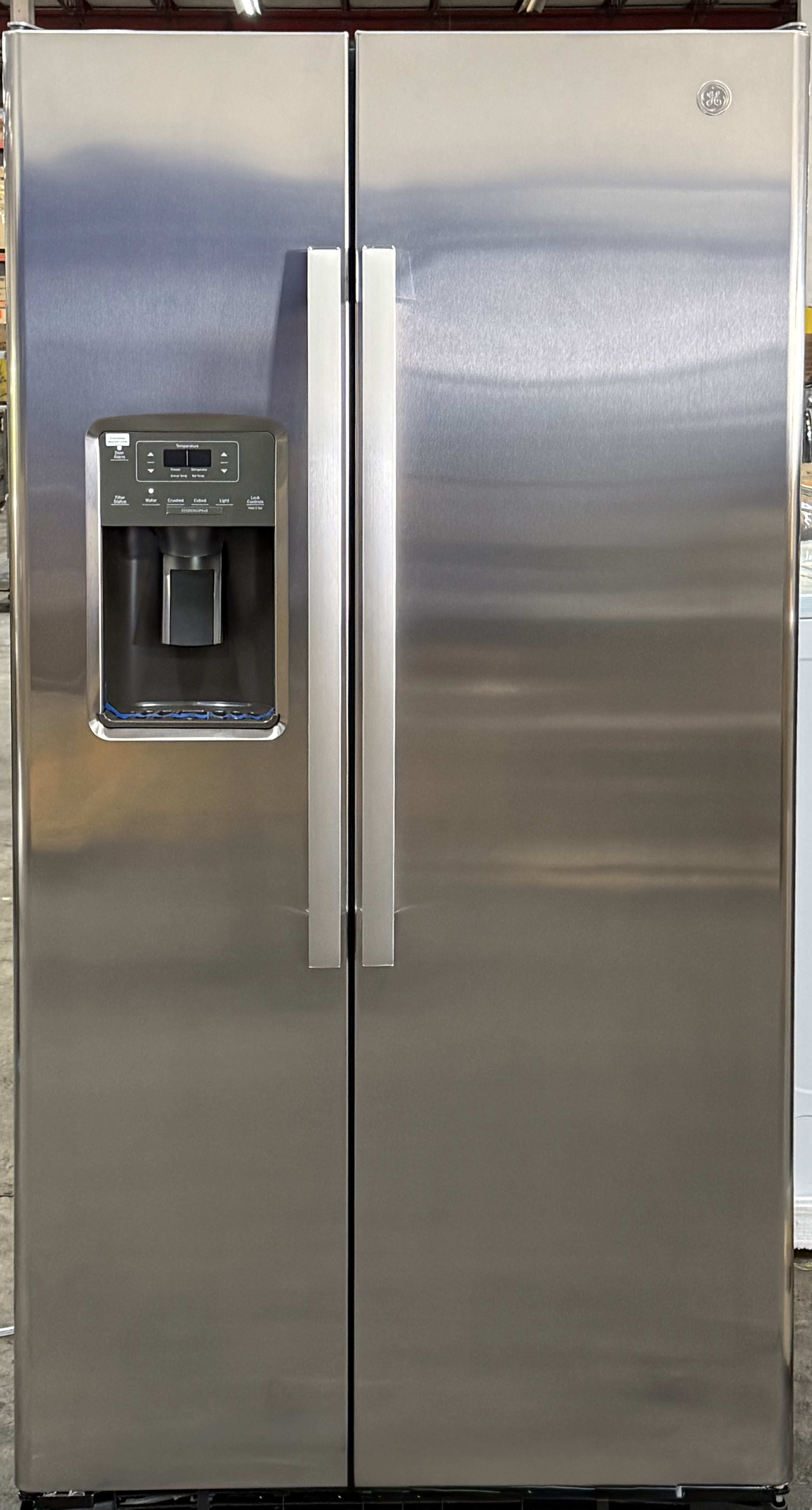 GE 36 Inch Side By Side Refrigerator Stainless Steel 21.9 Cu. Ft. GZS22DSJSS
