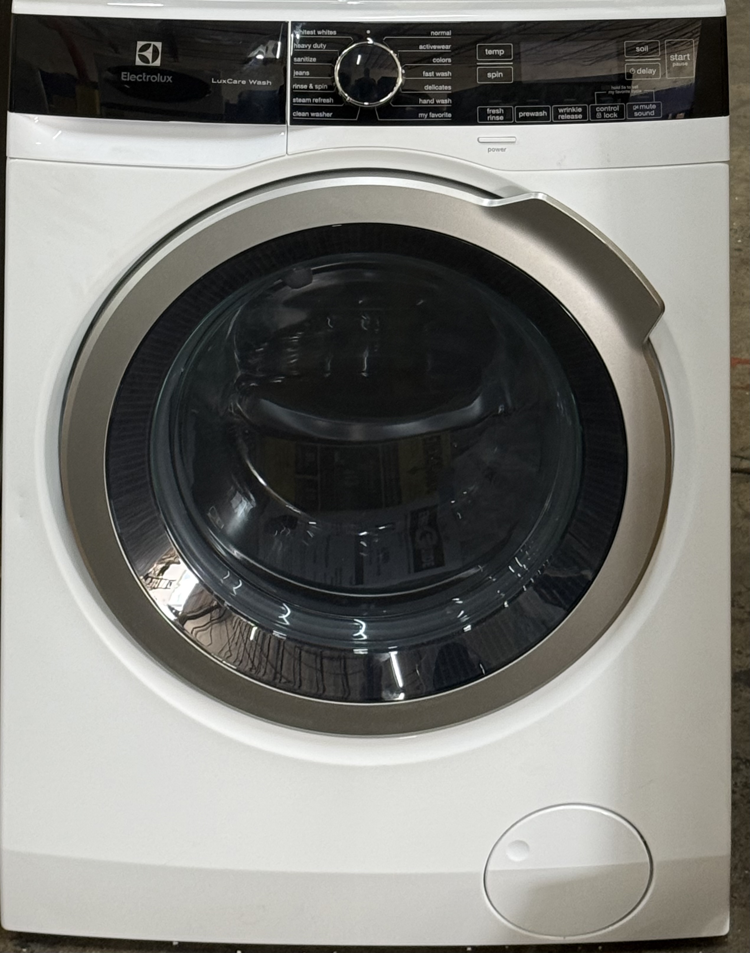 ELECTROLUX 24 Inch Front Load Washer 2.4 Cu. Ft. ELFW4222AW