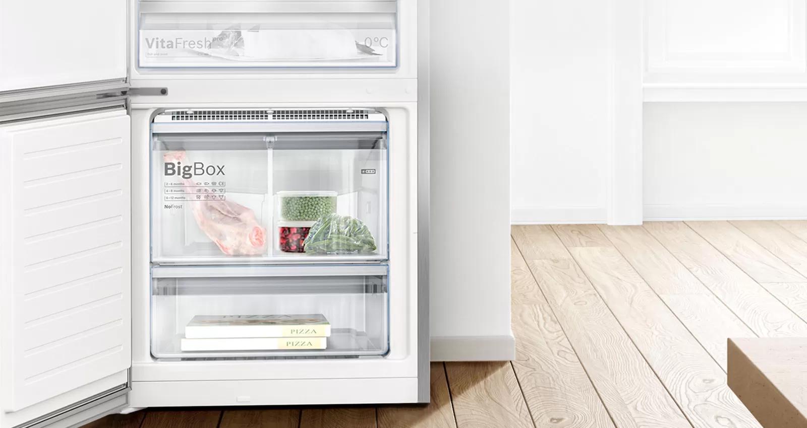 Protects frozen food from defrosting.